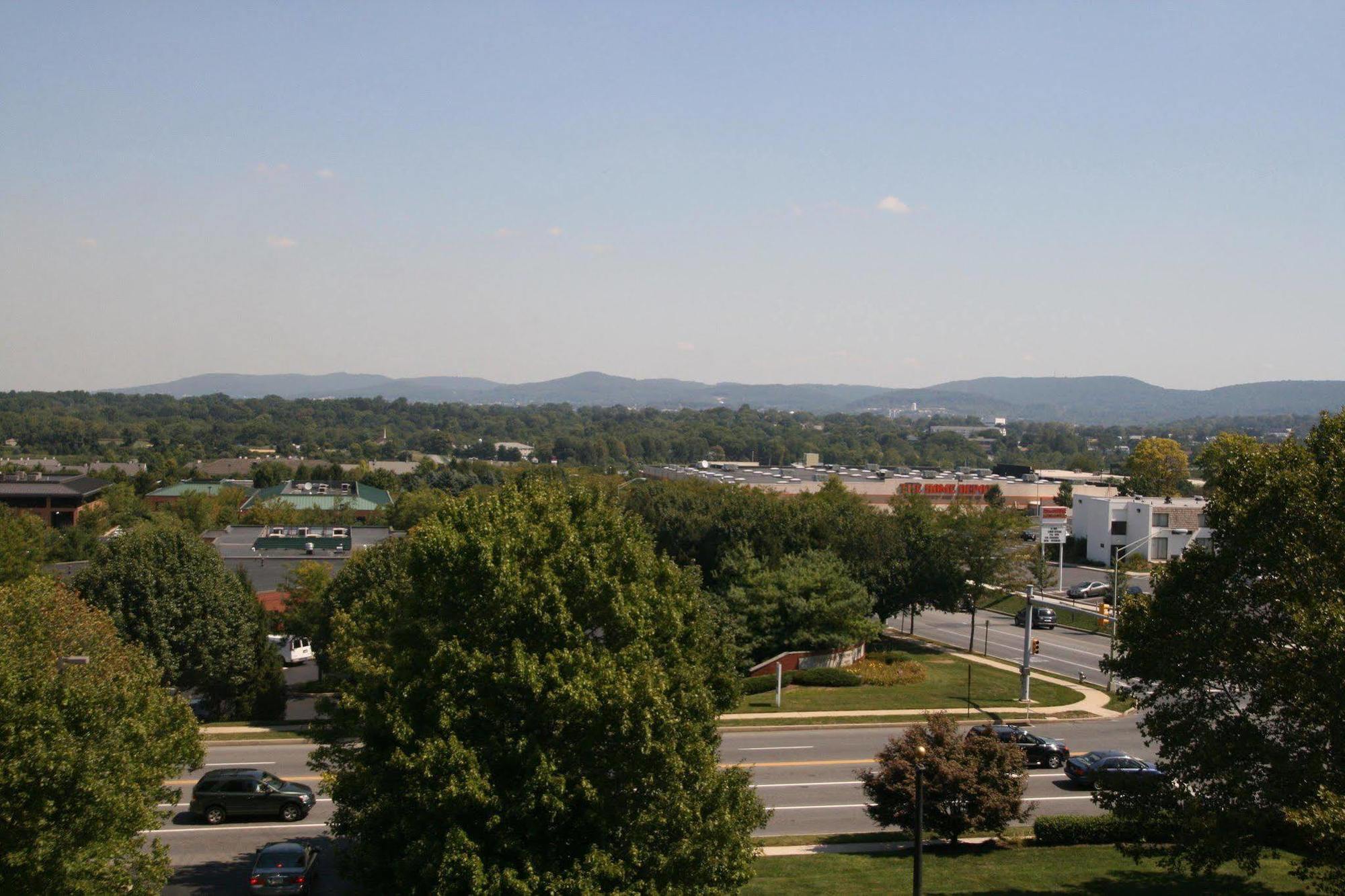 Hampton Inn Reading/Wyomissing Exterior photo